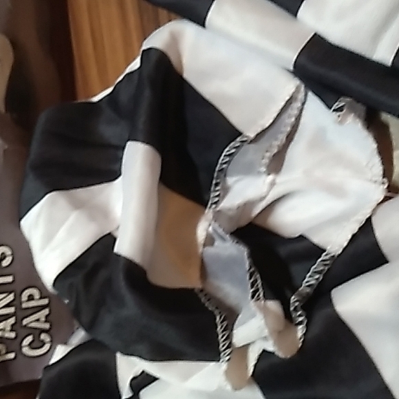 Spirit Halloween 🎃 Jailbird costume with handcuffs - Picture 4 of 5